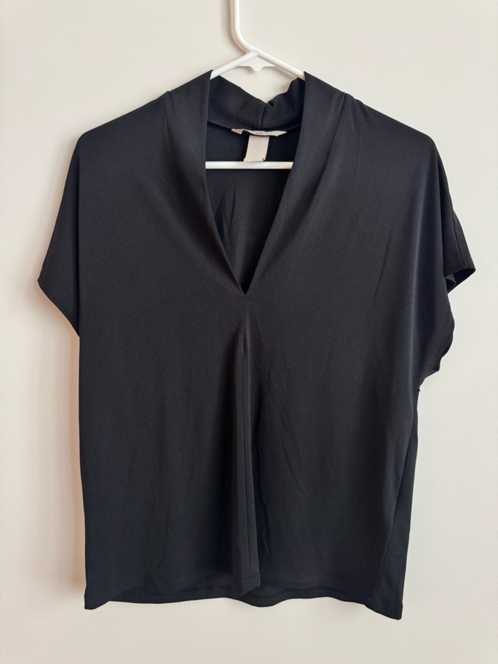 H&M Black V-Neck Short Sleeve Business Casual Minimalist Women's Top Size M